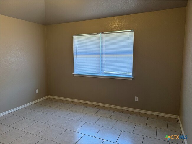 Building Photo - 1103 Concho St