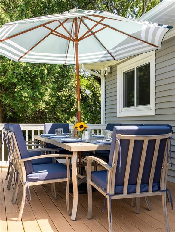 Building Photo - 11 N Hillview Dr