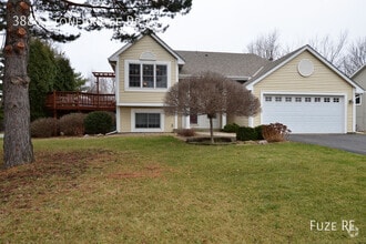 Building Photo - 3880 Stonebridge Dr N