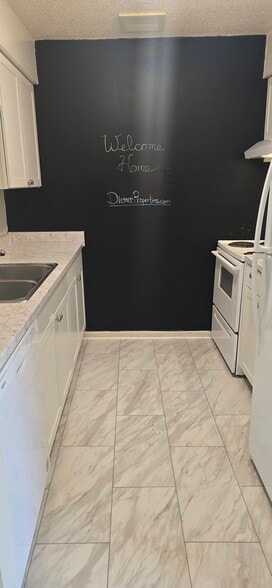 Kitchen - 37 S Williams St