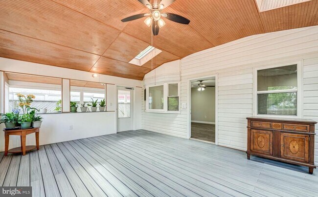 Building Photo - 4005 Lees Corner Rd