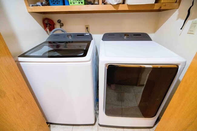 Building Photo - 18 Clifford Ave