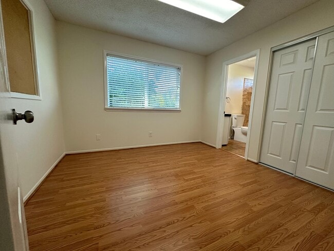 Building Photo - 10462 Sierra Cir