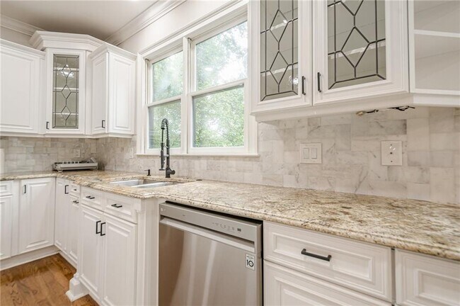 Building Photo - 700 S Brighton Ct