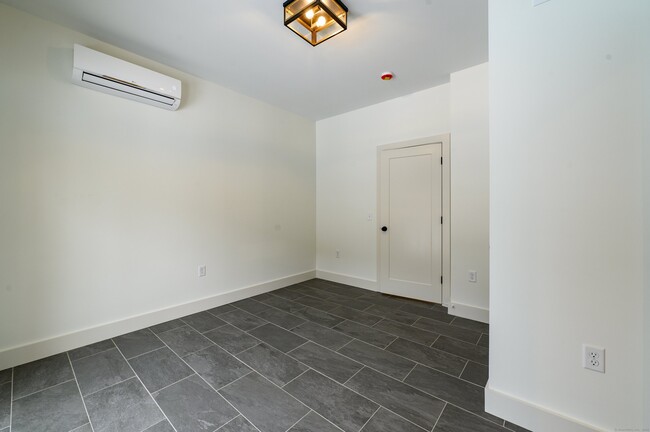 Building Photo - 2620 Main St