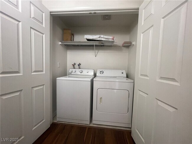 Building Photo - 8000 W Badura Ave