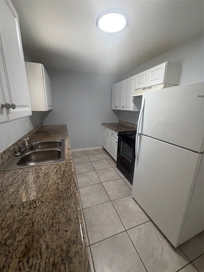 Building Photo - 5047 Nassau Rd