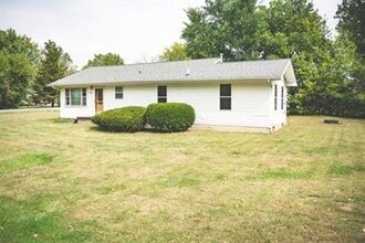 Building Photo - Sangamon Valley schools! 3 Bedroom, 1 bath