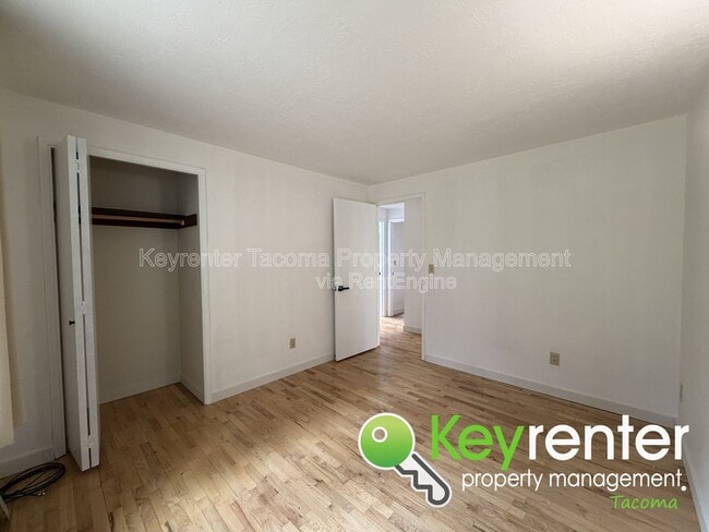 Building Photo - 629 Sandra Lee Ct SE