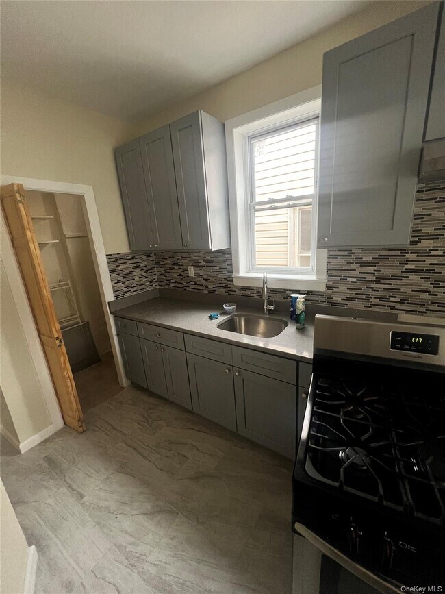 Building Photo - 1113 Olmstead Ave