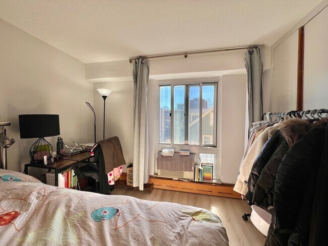 Building Photo - 4 Trowbridge Pl