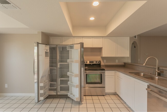 Building Photo - 15226 N 28th St