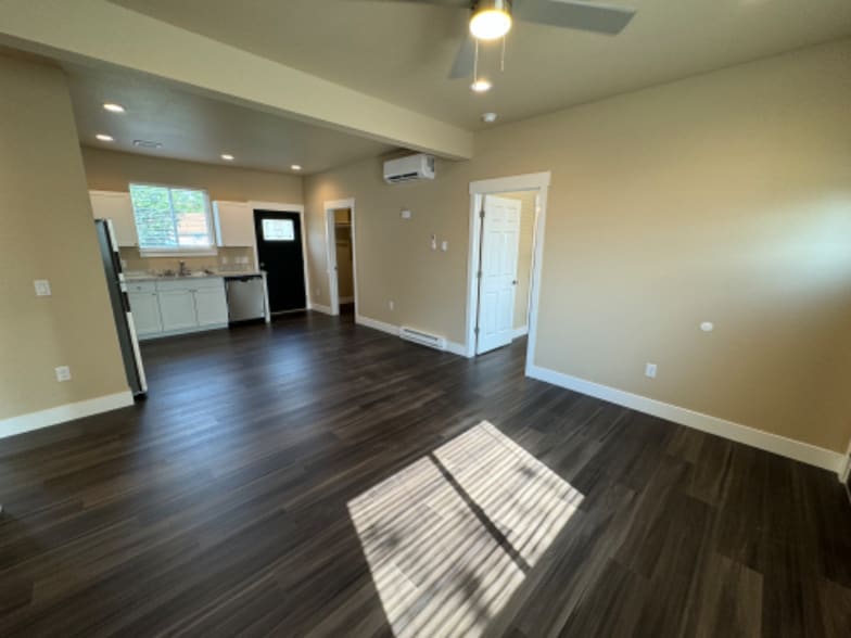 Building Photo - 310 3rd St W