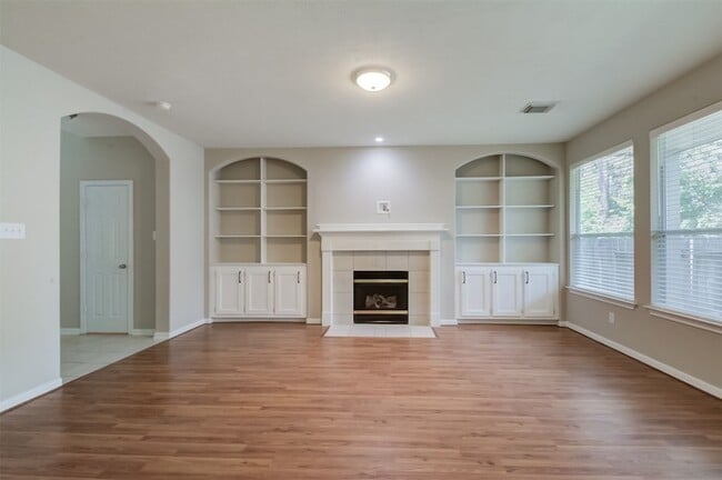 Building Photo - 115 W Burberry Cir