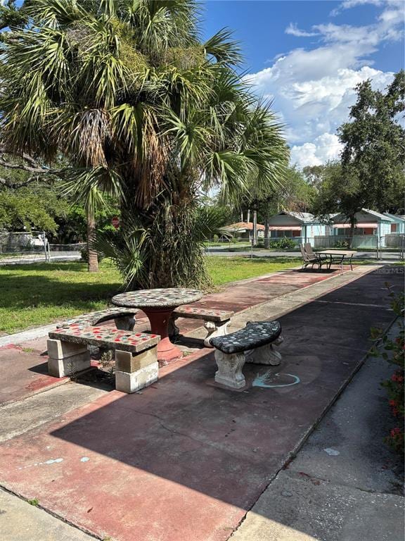 Building Photo - 422 15th Ave S