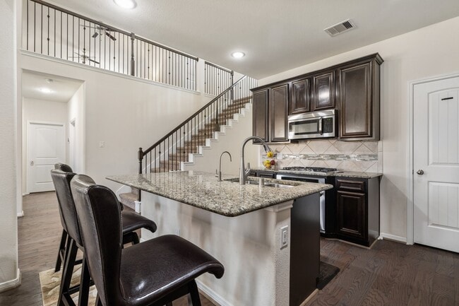 Building Photo - 1505 Heartwood Dr