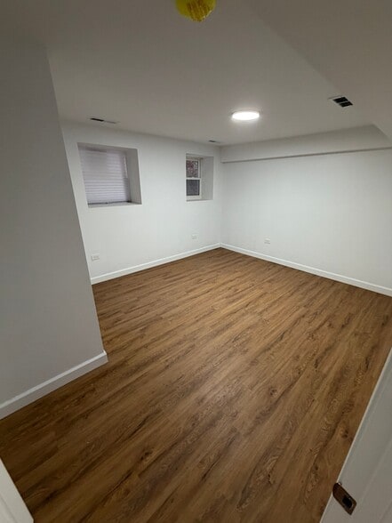 Building Photo - 1657 S Central Park Ave