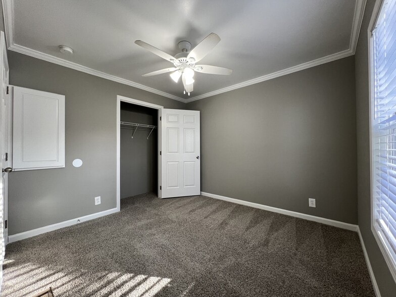 Building Photo - 85 W Sourwood Dr