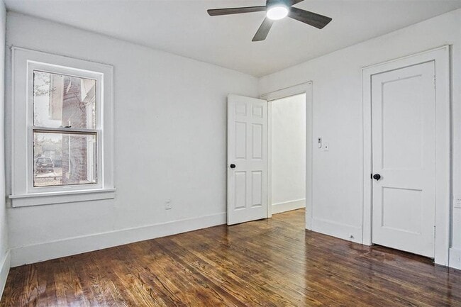 Building Photo - 609 SW 30th St