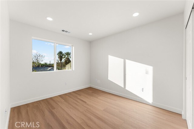 Building Photo - 902 S Hert St