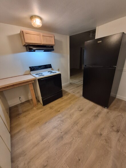 Building Photo - 1250 NW Ellan St