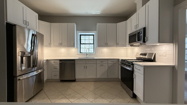 Building Photo - 2653 N Kedzie Ave