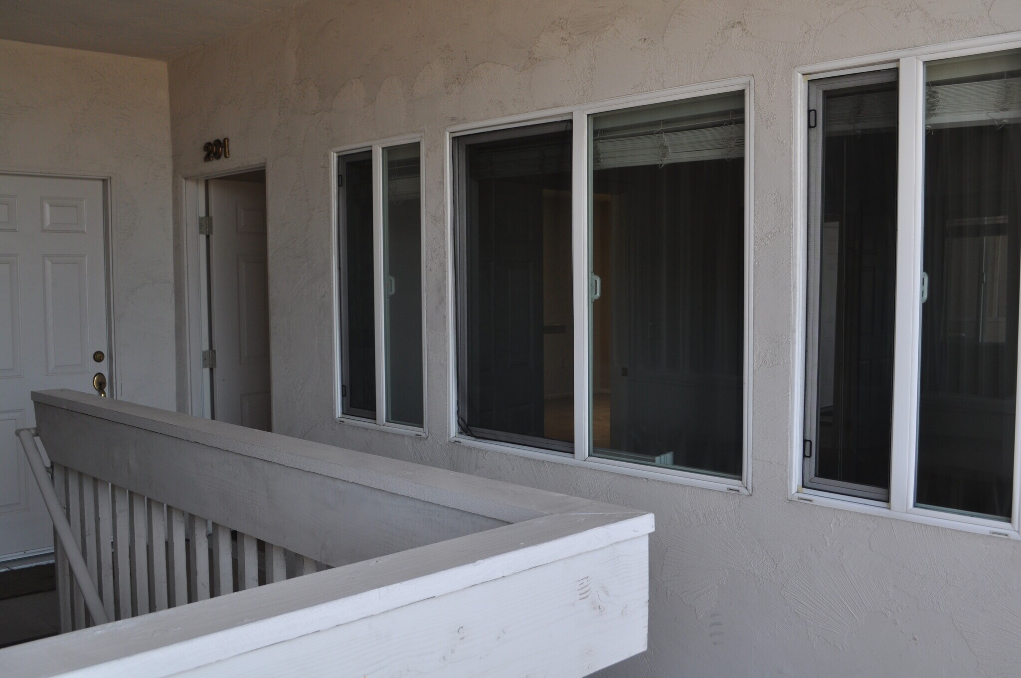 Outside view of the apartment - 1322 Garnet Ave