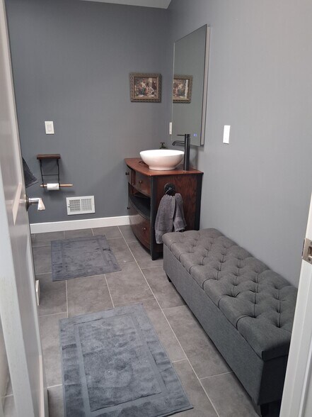 Upstairs Hallway Bathroom - 2710 English Rd