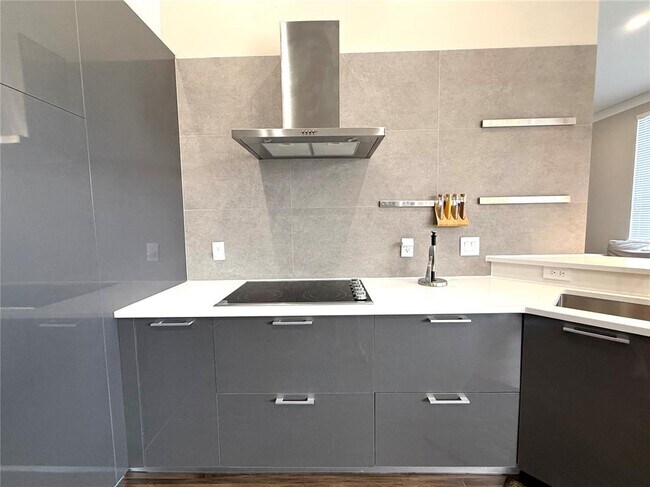 Building Photo - 2113 Grove Point Ln