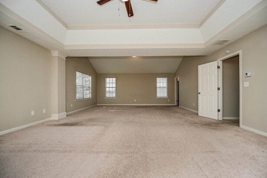 Building Photo - 140 Hazelhurst Dr