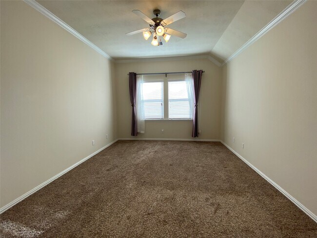 Building Photo - 24615 Forest Canopy Dr