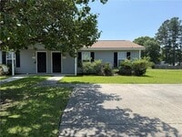 Building Photo - 203 Centipede Ln