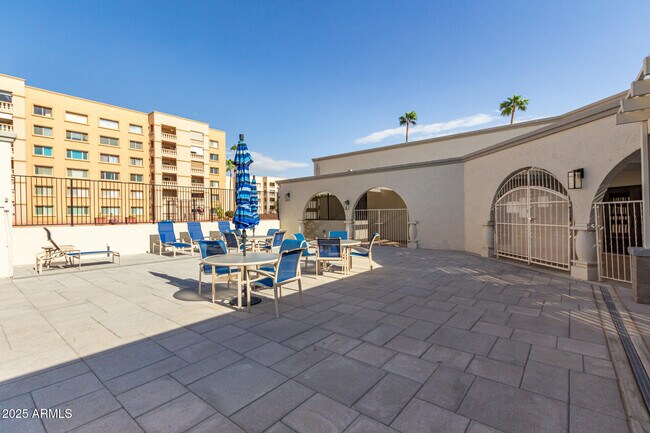 Building Photo - 7930 E Camelback Rd