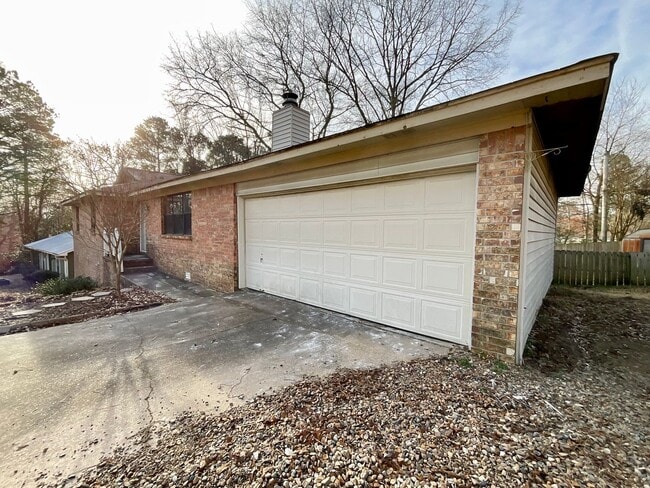 Building Photo - 2003 Doris Dr