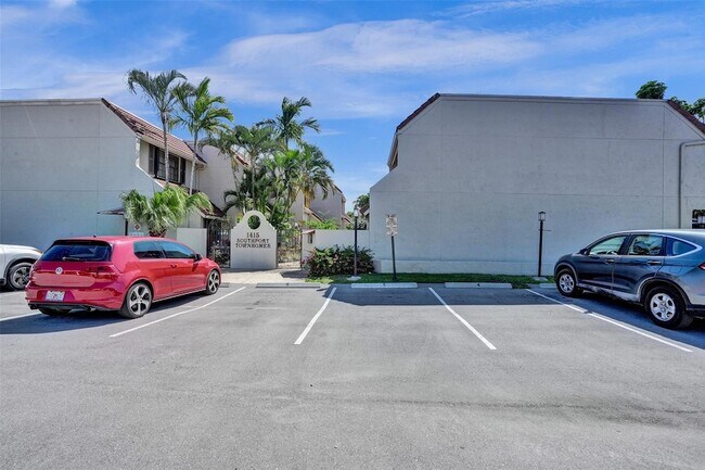 Building Photo - 1415 Miami Rd