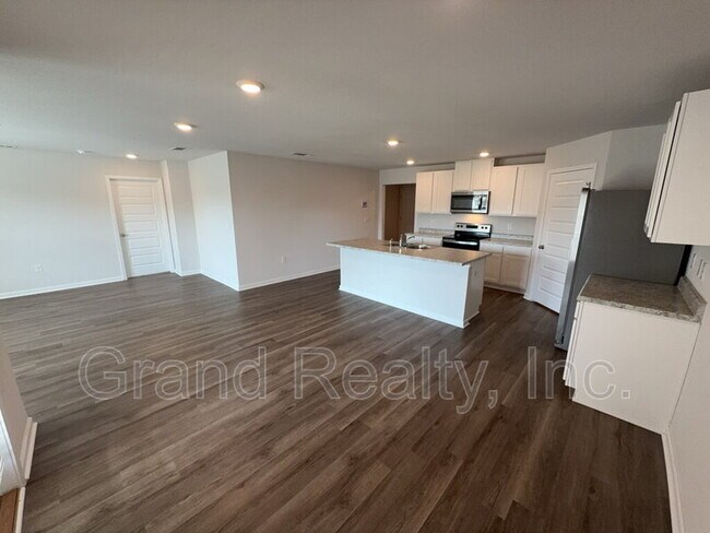 Building Photo - 4395 Winged Elm Ct