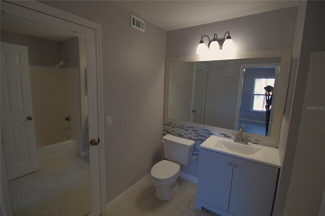 Building Photo - 8837 Latrec Ave