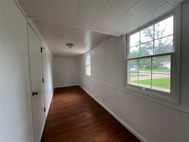Building Photo - 2510 Woodsage Dr
