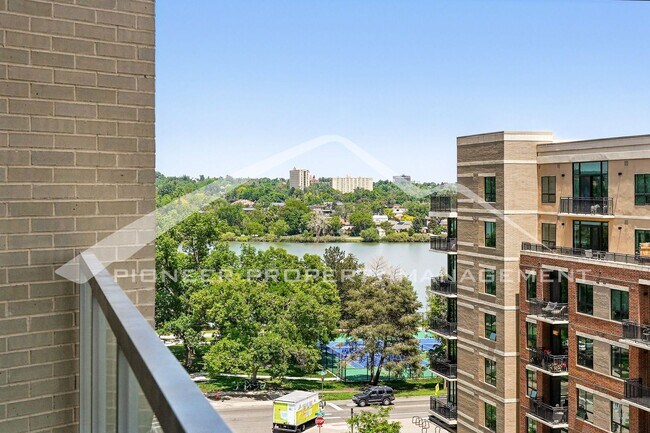 Building Photo - Modern Condo with Washer/Dryer and Central AC