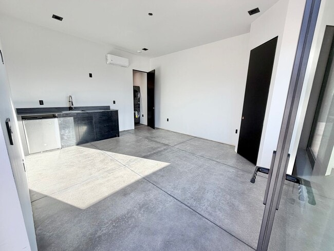 Building Photo - BRAND NEW Casita with Stunning Views