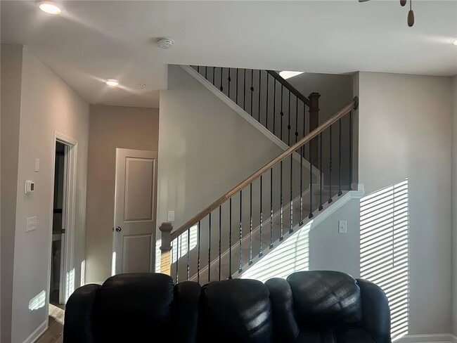 Building Photo - 1341 Elderwood Way