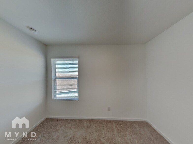 Building Photo - 929 Mossycup St