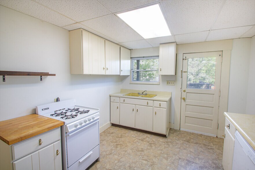 Building Photo - 421 S Trenton Ave