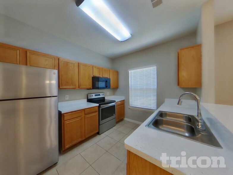 Building Photo - 1505 Yellowbird Ct