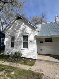 Building Photo - 832 S. Moffett Ave -609 w 9th