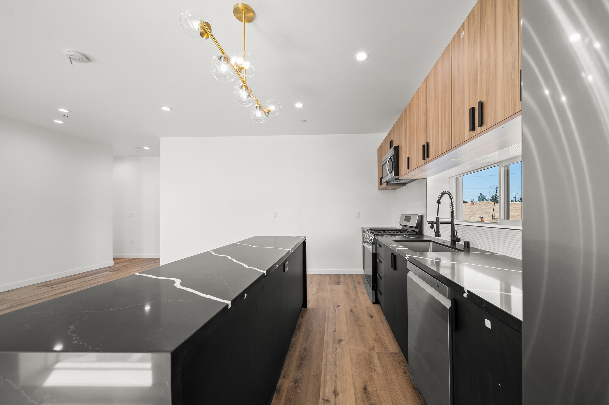 Building Photo - 6049 Craner Ave