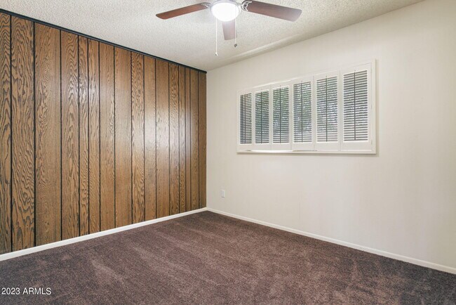 Building Photo - 4662 N 19th Ave