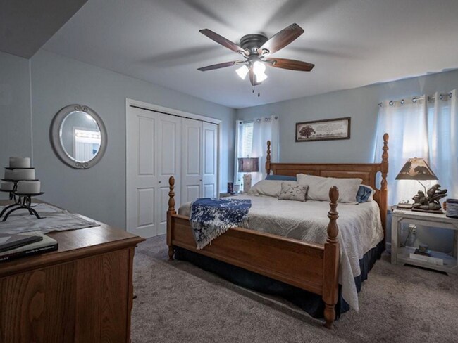 Building Photo - 3 bedroom 3 bath in Shawnee Heights