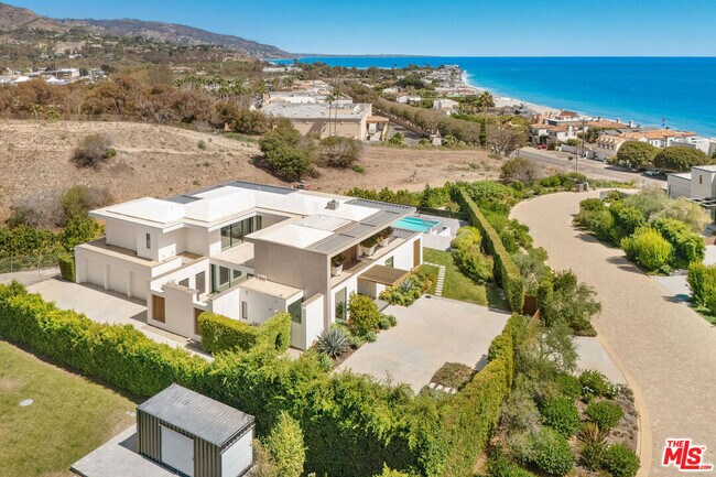 Building Photo - 23919 Malibu Rd