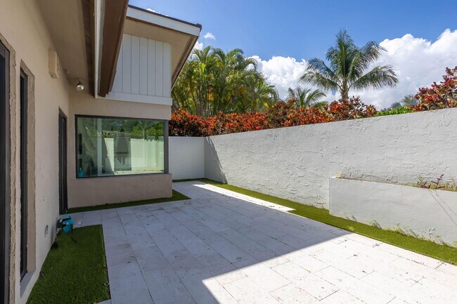 Building Photo - 2903 Banyan Blvd Cir NW